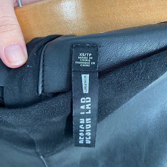 Design Lab Lord and Taylor Faux leather and Suede Mini Black Skirt Size XS - Picture 8 of 8